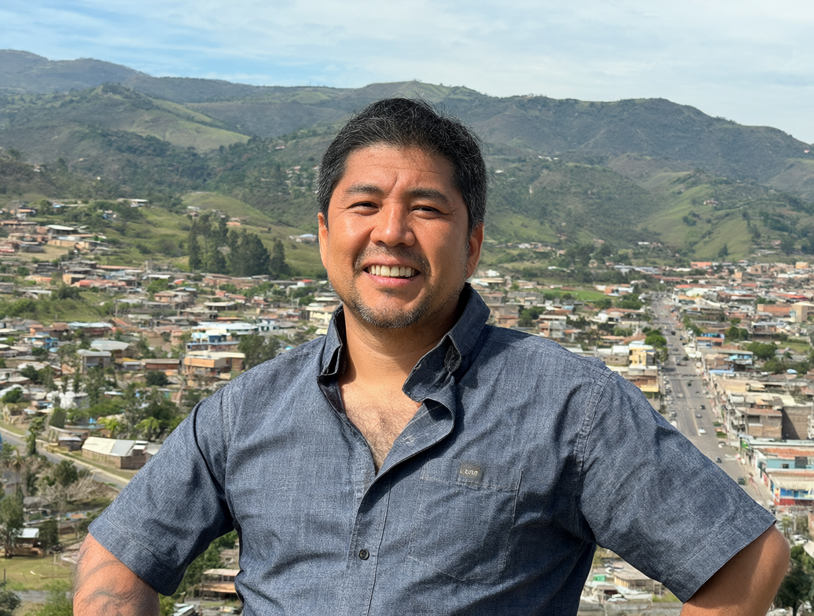 A confident Bernardo Mora Lara overlooking the landscape of Vilcún, symbolizing his leadership role.
