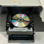 Impresora Epson con bandeja para discos CD y DVD
