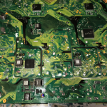 Varias tarjetas gráficas RTX destacando el control de Nvidia sobre la VRAM y la flexibilidad del diseño del PCB.