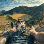 Un soltero viajando por el paisaje chileno