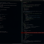 Pantalla dividida mostrando un error de sintaxis en PowerShell y el fragmento de código que lo causa.