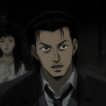 Ilustración de Ryo Saeba hablando con Xiang-Ying en un entorno oscuro, con la figura de Kaori al fondo.