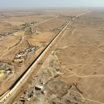 Vista aérea del muro defensivo que divide las regiones desérticas entre fuerzas militares marroquíes y Polisario