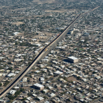 Vista aérea de las ciudades gemelas divididas por la frontera